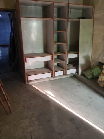 Room in 5 BHK Independent House at Defence Colony – for Rent