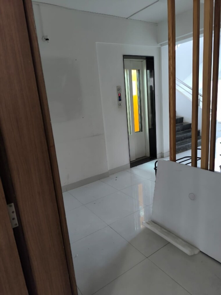 undefined, law college road Commercial Office Space 675 Sq.Ft. In Law College Road Pune 9623041