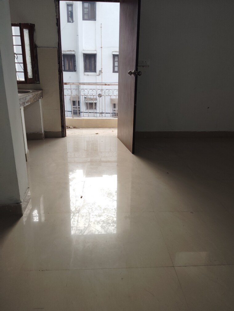 Room, kalkaji 1.5 Bedroom 600 Sq.Ft. Builder Floor In Kalkaji Delhi 9623046