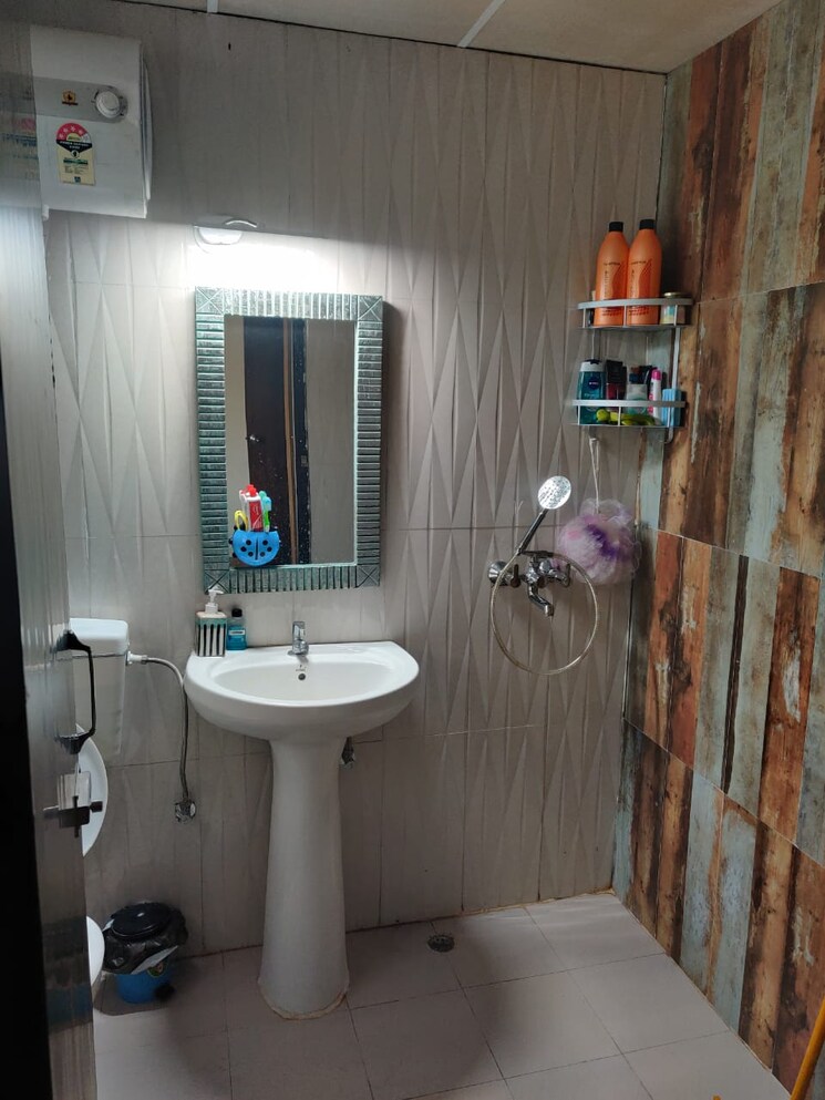Bathroom, pivotal-devaan 2 Bedroom 800 Sq.Ft. Apartment In Sector 84 Gurgaon 9623063