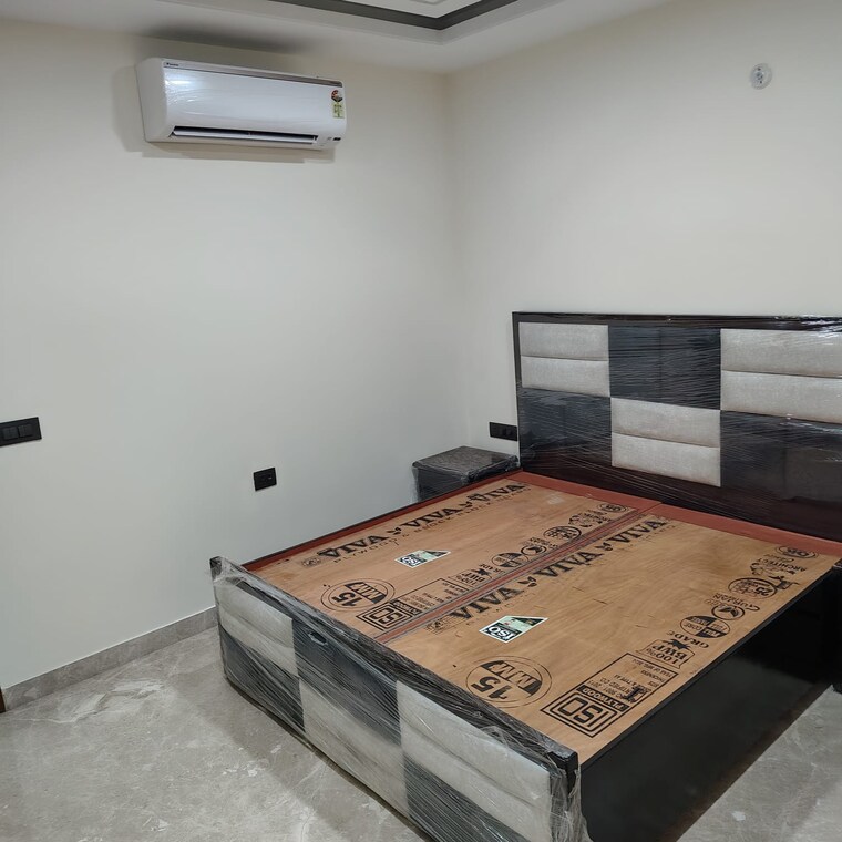 Bedroom, kalkaji 1.5 Bedroom 450 Sq.Ft. Builder Floor In Kalkaji Delhi 9623050