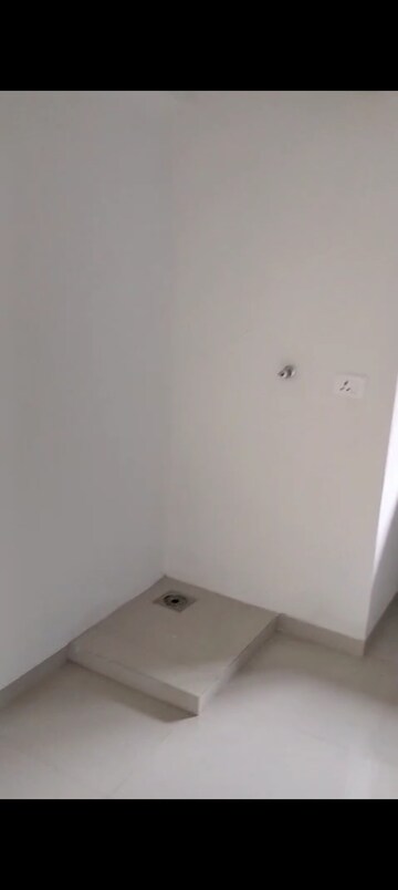 Room in 2 BHK Apartment at Alliance Fortuna Blue, Lower Parel – for Rent