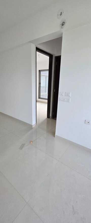 Room in 2 BHK Apartment at Sheth Irene, Malad West – for Rent