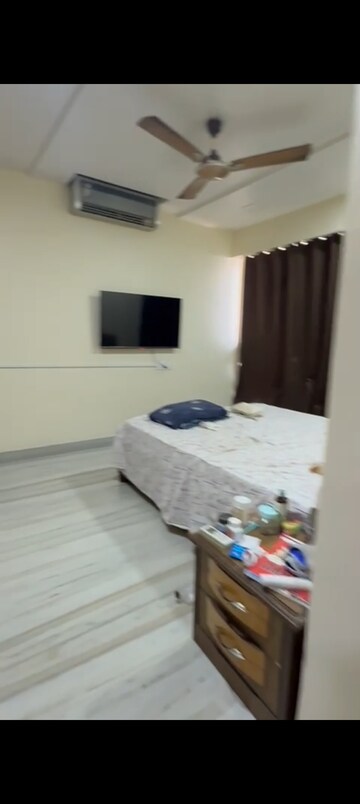 Bedroom in 2 BHK Apartment at Dosti Flamingos, Parel – for Rent