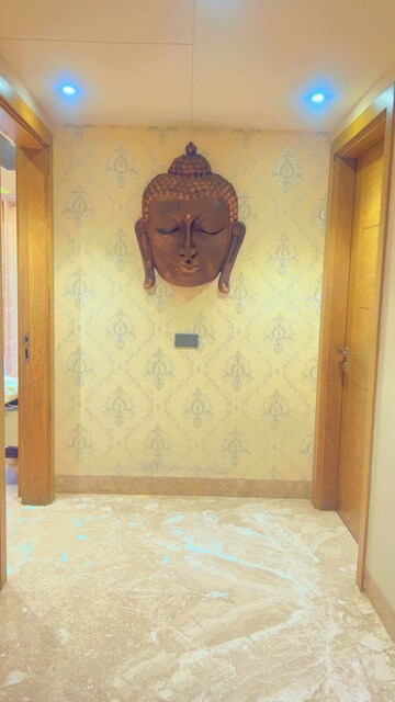 Room in 3 BHK Builder Floor at Anand Vihar – for Rent