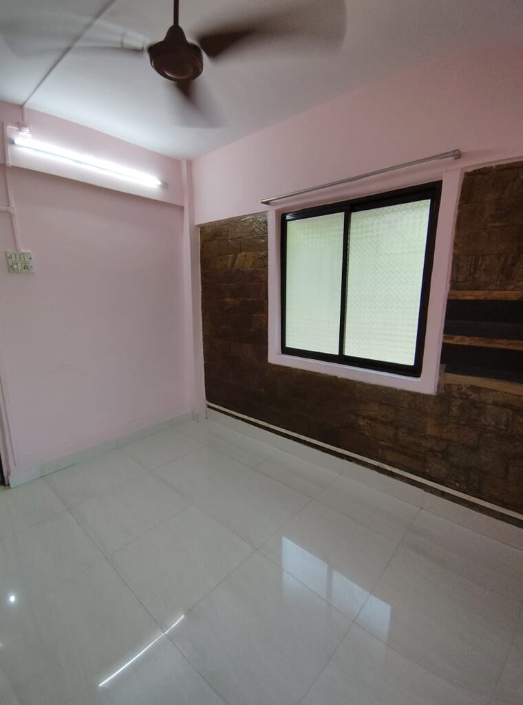 Room, rashmi-complex-teen-hath-naka 1 Bedroom 454 Sq.Ft. Apartment In Dharamveer Nagar Thane 9623096