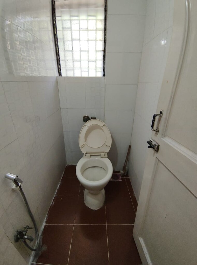 Bathroom, rashmi-complex-teen-hath-naka 1 Bedroom 454 Sq.Ft. Apartment In Dharamveer Nagar Thane 9623096