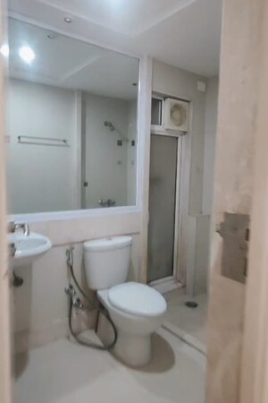 Bathroom in 3.5 BHK Apartment at Hiranandani Meadows, Manpada – for Rent