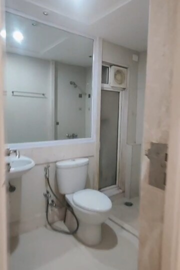 Bathroom in 3.5 BHK Apartment at Hiranandani Meadows, Manpada – for Rent