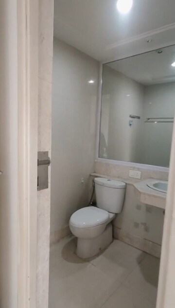 Bathroom in 3.5 BHK Apartment at Hiranandani Meadows, Manpada – for Rent