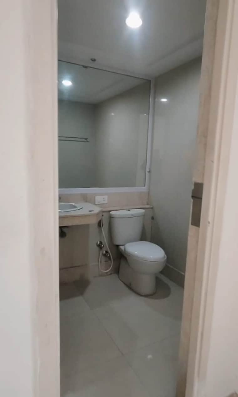 Bathroom, hiranandani-meadows 3.5 Bedroom 1650 Sq.Ft. Apartment In Manpada Thane 9623104