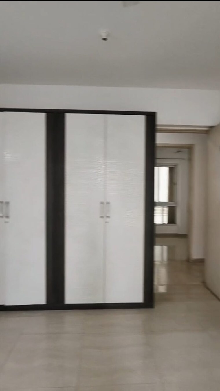 Room, hiranandani-meadows 3.5 Bedroom 1650 Sq.Ft. Apartment In Manpada Thane 9623104