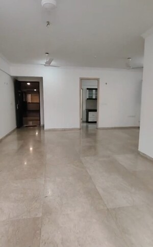 Room in 3.5 BHK Apartment at Hiranandani Meadows, Manpada – for Rent