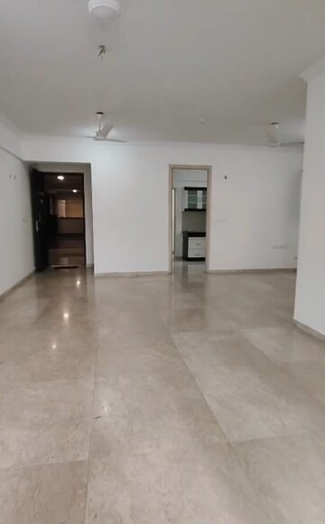 Room in 3.5 BHK Apartment at Hiranandani Meadows, Manpada – for Rent