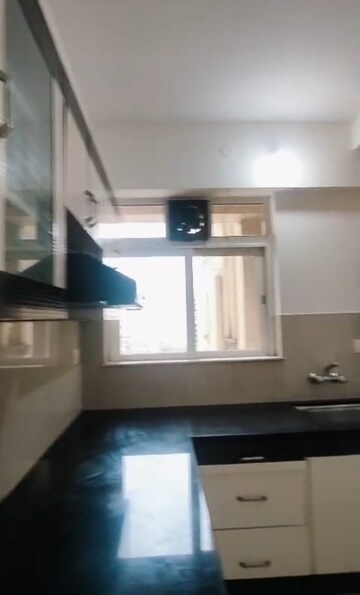 Kitchen in 3.5 BHK Apartment at Hiranandani Meadows, Manpada – for Rent