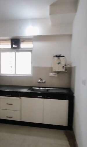 Kitchen in 3.5 BHK Apartment at Hiranandani Meadows, Manpada – for Rent