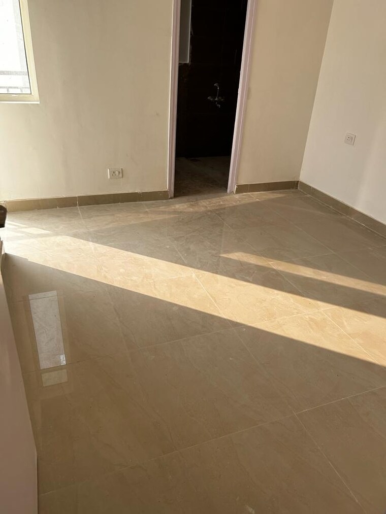 Room, suncity-avenue-76 2 Bedroom 582 Sq.Ft. Apartment In Sector 76 Gurgaon 9623099