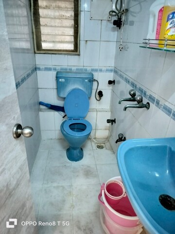 Attached Bathroom in 1 BHK Apartment at Andheri West – for Rent