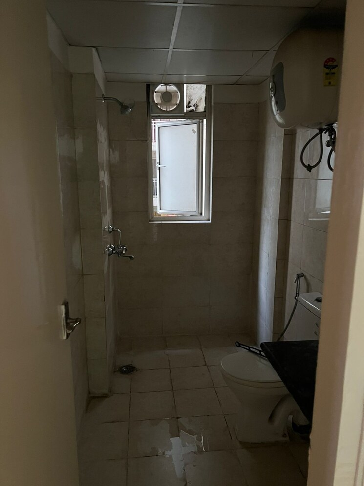 Bathroom, suncity-avenue-76 2 Bedroom 582 Sq.Ft. Apartment In Sector 76 Gurgaon 9623106