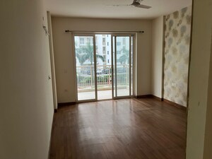 Room in 2 BHK Apartment at Suncity Avenue 76, Sector 76 – for Sale
