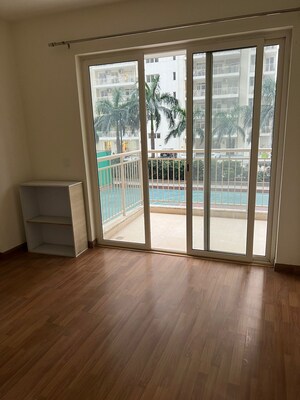Room in 2 BHK Apartment at Suncity Avenue 76, Sector 76 – for Sale