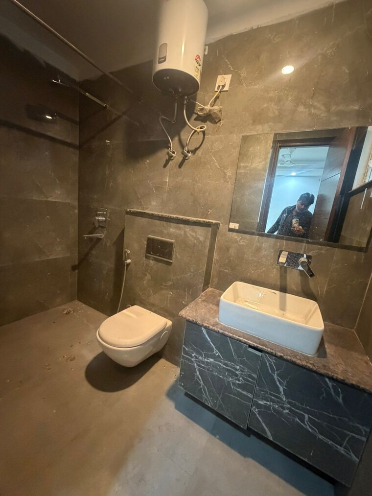 Bathroom, sector 12 3 Bedroom 1500 Sq.Ft. Builder Floor In Sector 12 Gurgaon 9623113