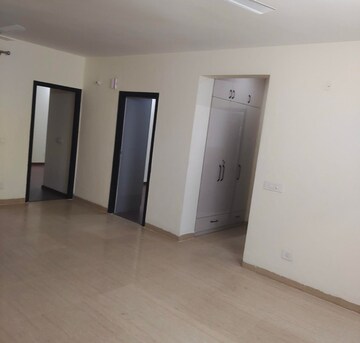 Room in 3.5 BHK Apartment at 3C Orris Greenopolis, Sector 89 – for Rent