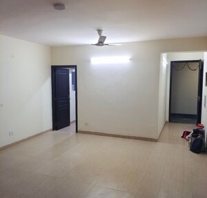 Room in 3.5 BHK Apartment at 3C Orris Greenopolis, Sector 89 – for Rent