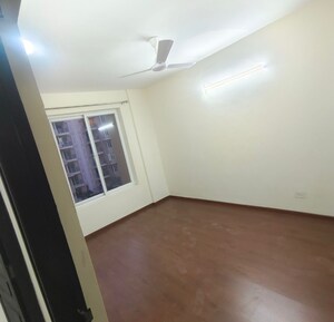 Room in 3.5 BHK Apartment at 3C Orris Greenopolis, Sector 89 – for Rent