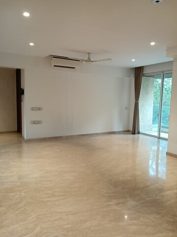 Room in 3 BHK Apartment at Hiranandani Meadows, Manpada – for Sale