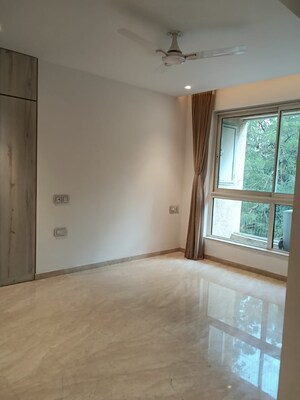 Room in 3 BHK Apartment at Hiranandani Meadows, Manpada – for Sale