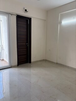 2 BHK Apartment For Sale in Suncity Avenue 76