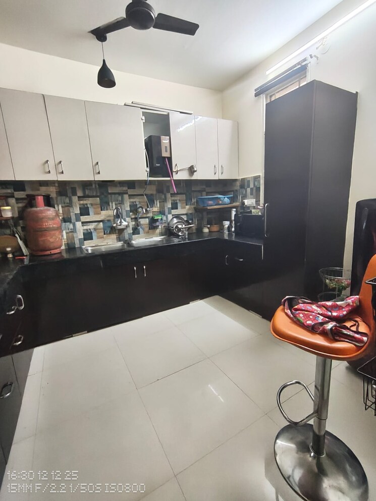 Kitchen, vijay-ratan-vihar 3 Bedroom 1500 Sq.Ft. Apartment In Sector 15 Gurgaon 9623133