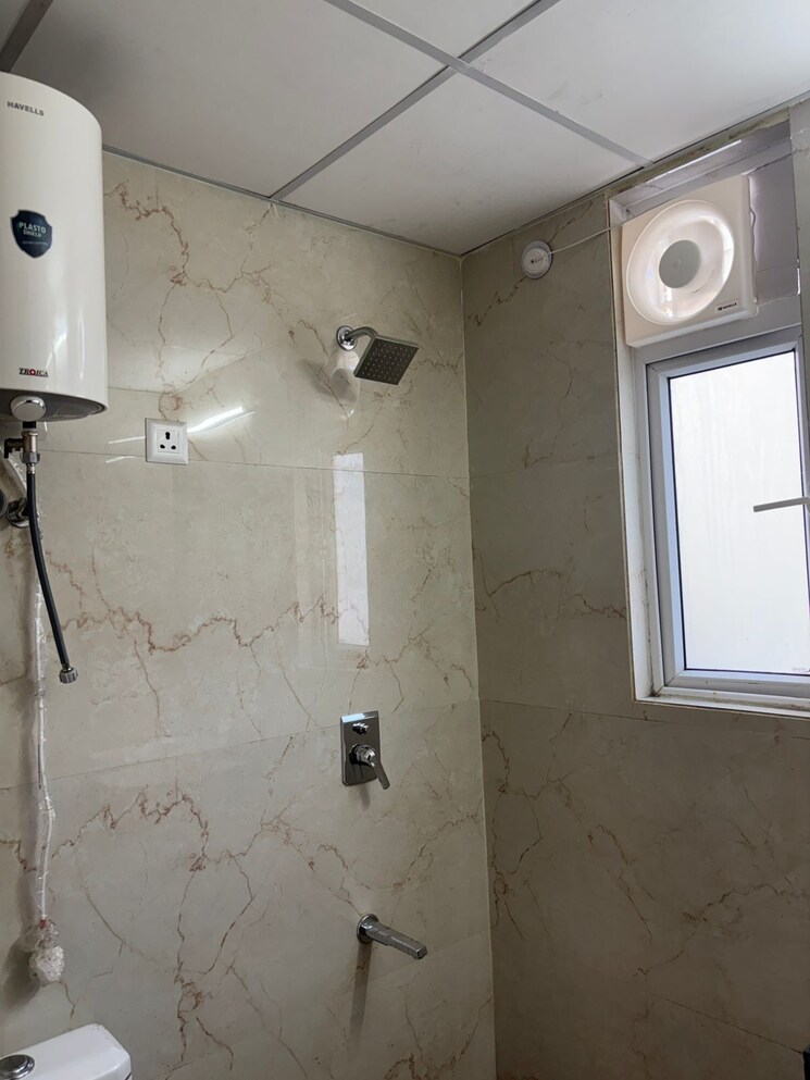 Bathroom, suncity-avenue-76 2 Bedroom 635 Sq.Ft. Apartment In Sector 76 Gurgaon 9623130