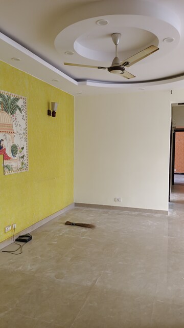 Room in 3 BHK Apartment at Aditya Celebrity Homes, Sector 76 – for Rent