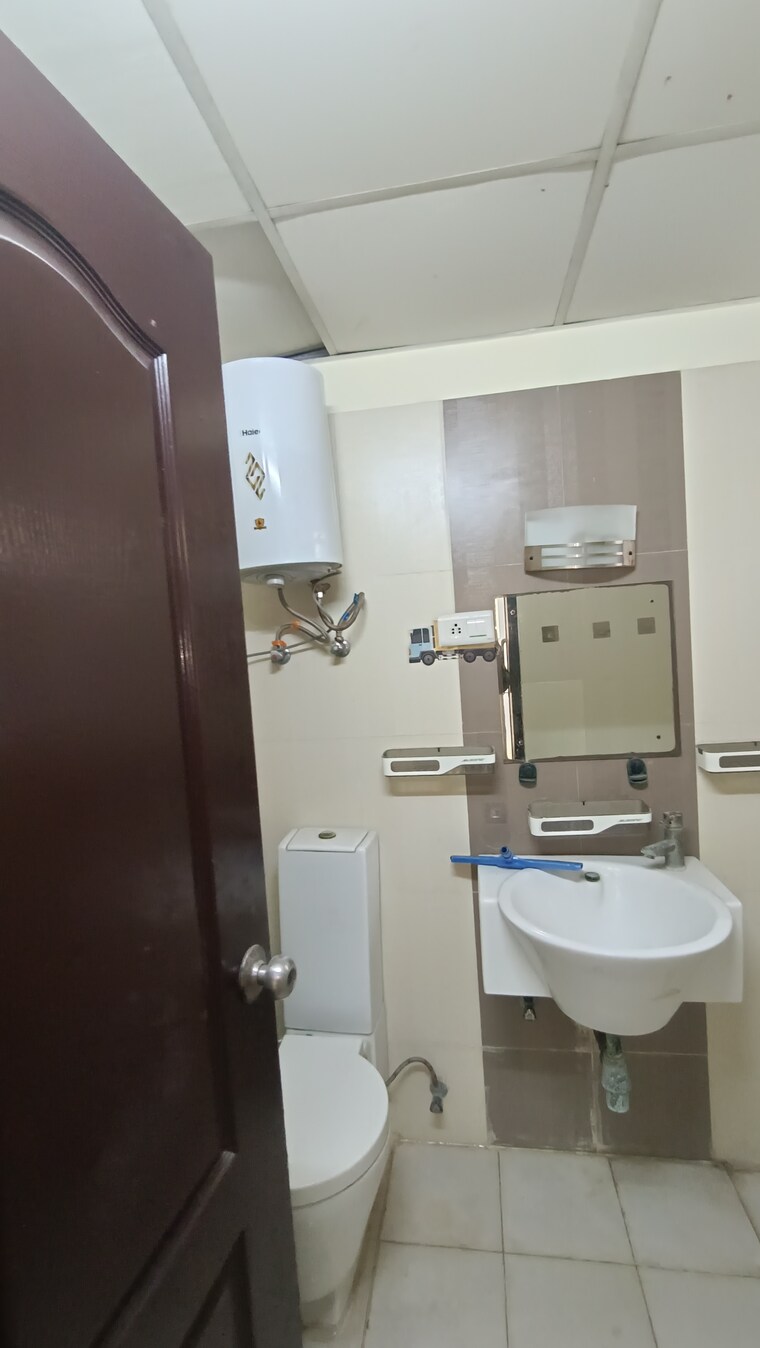 Attached Bathroom, aditya-celebrity-homes 3 Bedroom 1650 Sq.Ft. Apartment In Sector 76 Noida 9623157