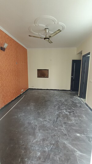 Room in 3 BHK Apartment at Aditya Celebrity Homes, Sector 76 – for Rent