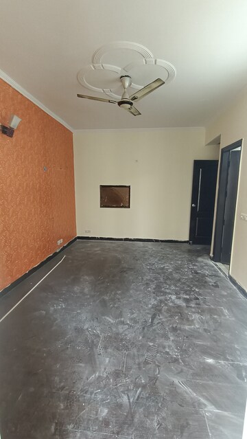 Room in 3 BHK Apartment at Aditya Celebrity Homes, Sector 76 – for Rent