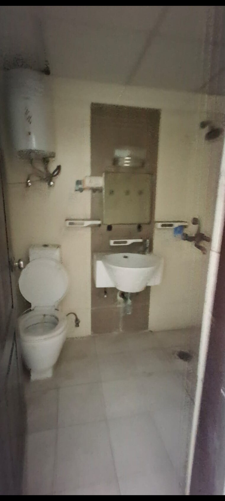 Bathroom, mahagun-mirabella 2.5 Bedroom 1380 Sq.Ft. Apartment In Sector 79 Noida 9623163