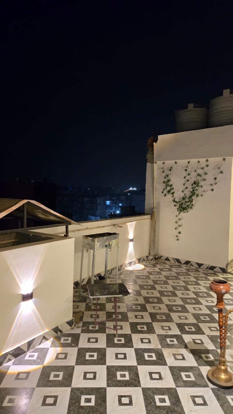 Terrace, saket 1 Bedroom 600 Sq.Ft. Builder Floor In Saket Delhi 9623164