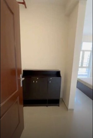Room in 3 BHK Apartment at Gomti Nagar – for Rent