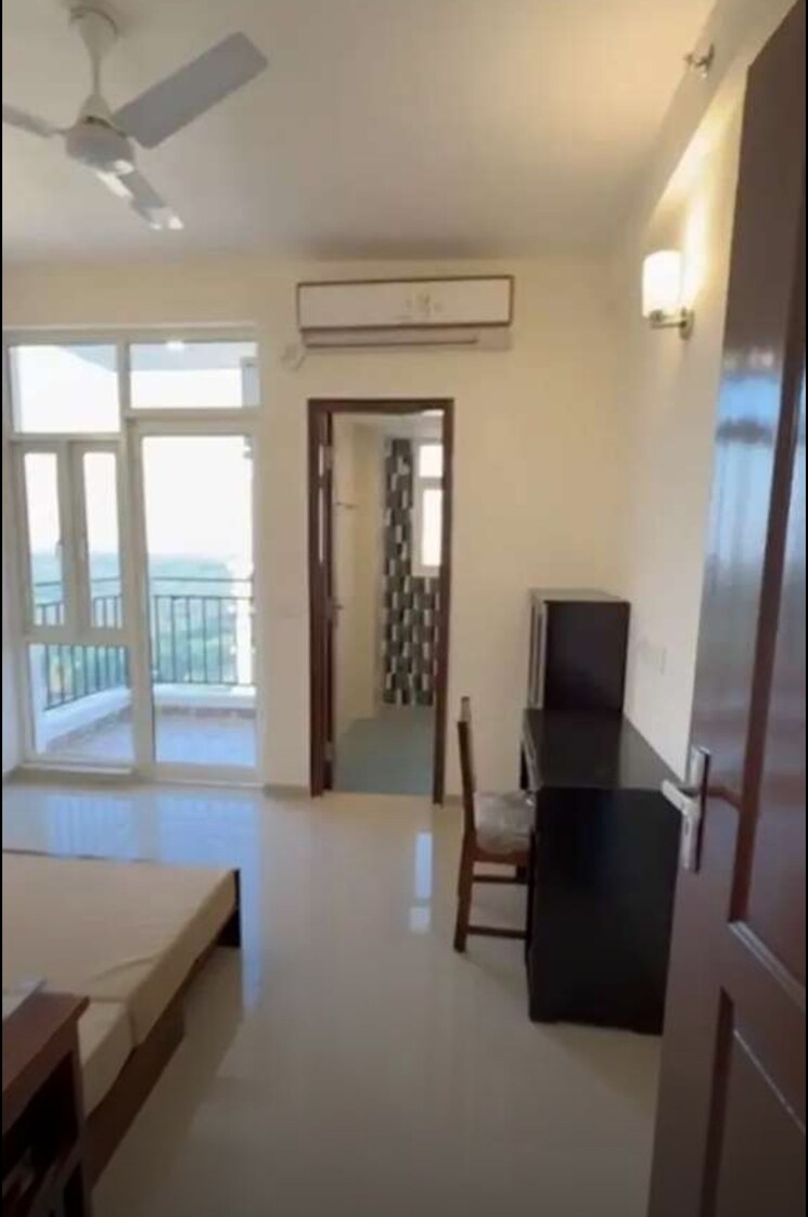 Room, gomti nagar 3 Bedroom 2250 Sq.Ft. Apartment In Gomti Nagar Lucknow 9623166