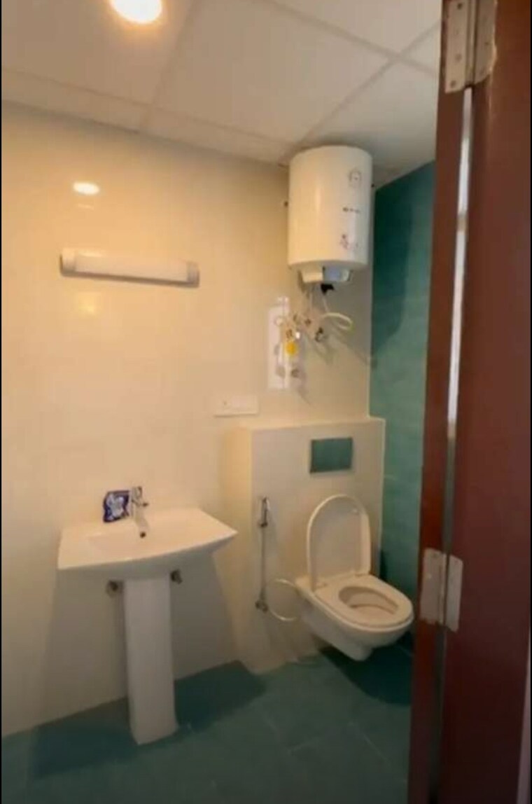 Bathroom, gomti nagar 3 Bedroom 2250 Sq.Ft. Apartment In Gomti Nagar Lucknow 9623166