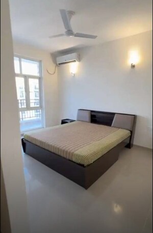 Bedroom in 3 BHK Apartment at Gomti Nagar – for Rent