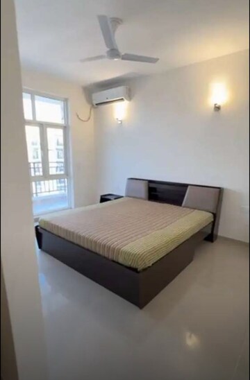 Bedroom in 3 BHK Apartment at Gomti Nagar – for Rent