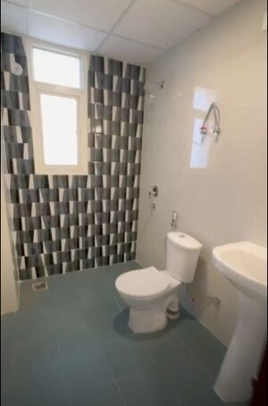 Bathroom in 3 BHK Apartment at Rizvi Apartments, Hazratganj – for Rent