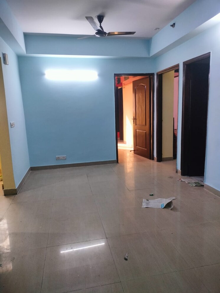 Room, nimbus-the-hyde-park 2 Bedroom 915 Sq.Ft. Apartment In Sector 78 Noida 9623178