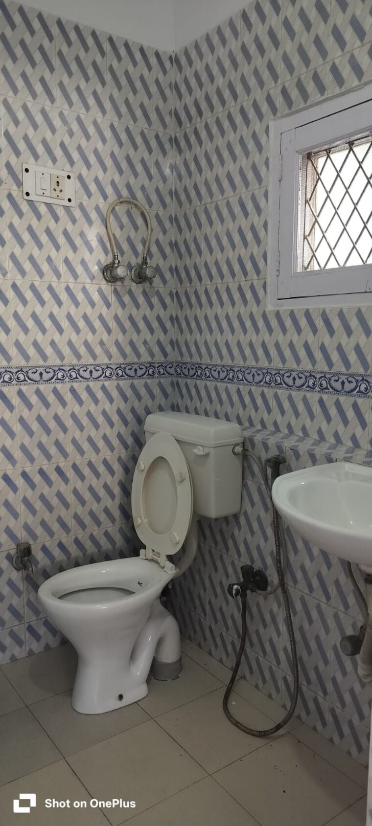 Bathroom, varun-enclave 1 RK 250 Sq.Ft. Apartment In Sector 28 Noida 9623179