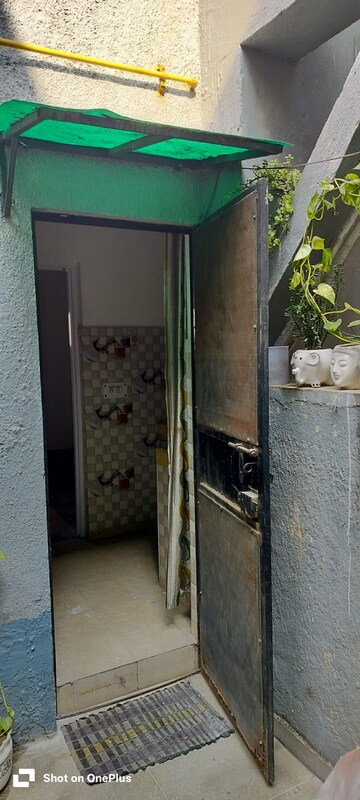 Balcony in 1 RK Apartment at Varun Enclave, Sector 28 – for Rent