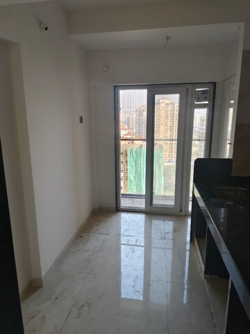 Room in 3 BHK Apartment at Goregaon West – for Rent